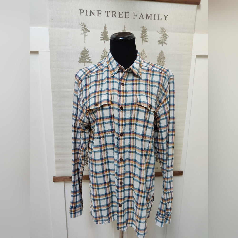Patagonia Organic Cotton Plaid Button-Down Shirt – Men’s Large